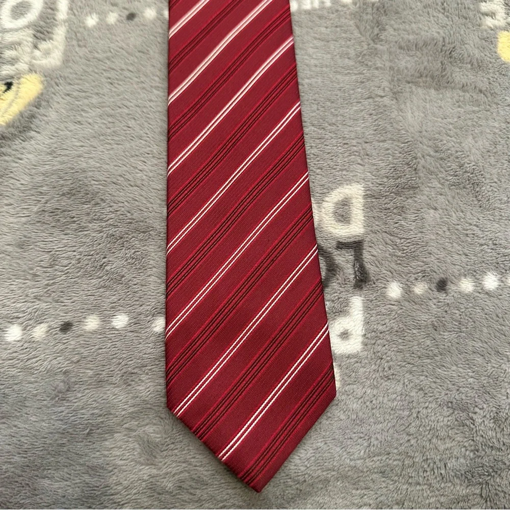 Kenneth Cole 100% Silk Striped Tie